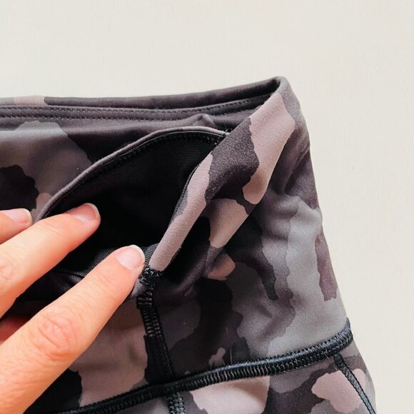 Athleta Lightning Camo High Rise 7/8 Tight Trail Running Long Active Sonic Light - Picture 4 of 10